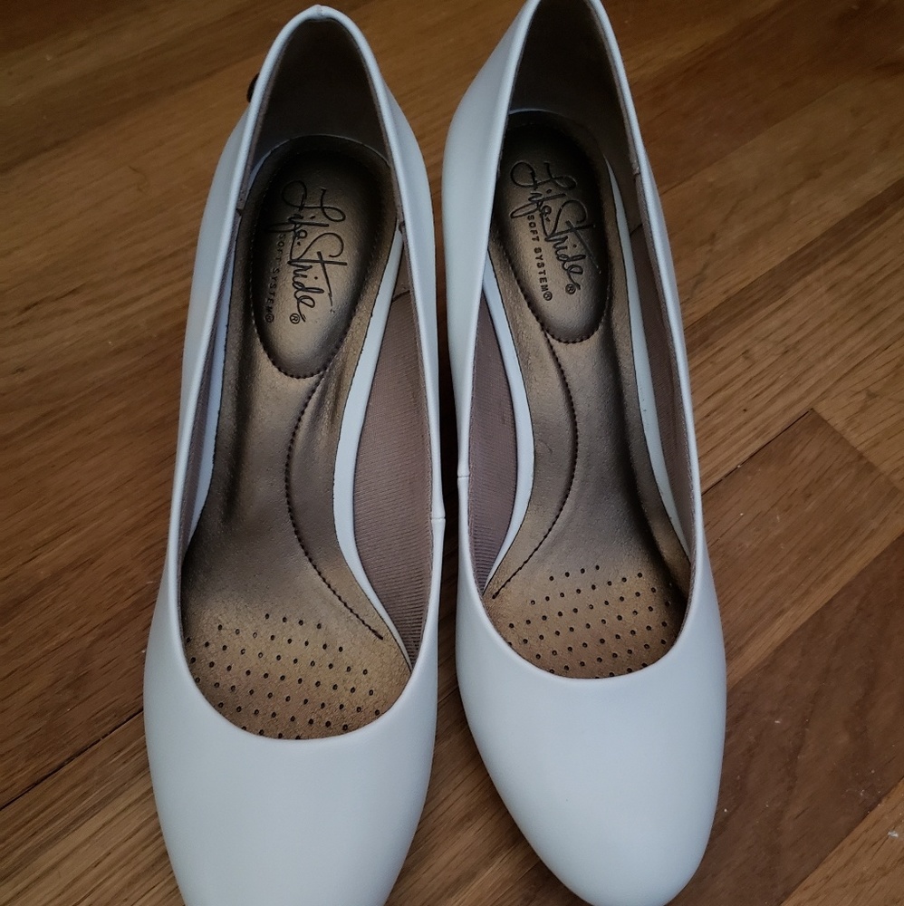 Heels - Picture 2 of 4
